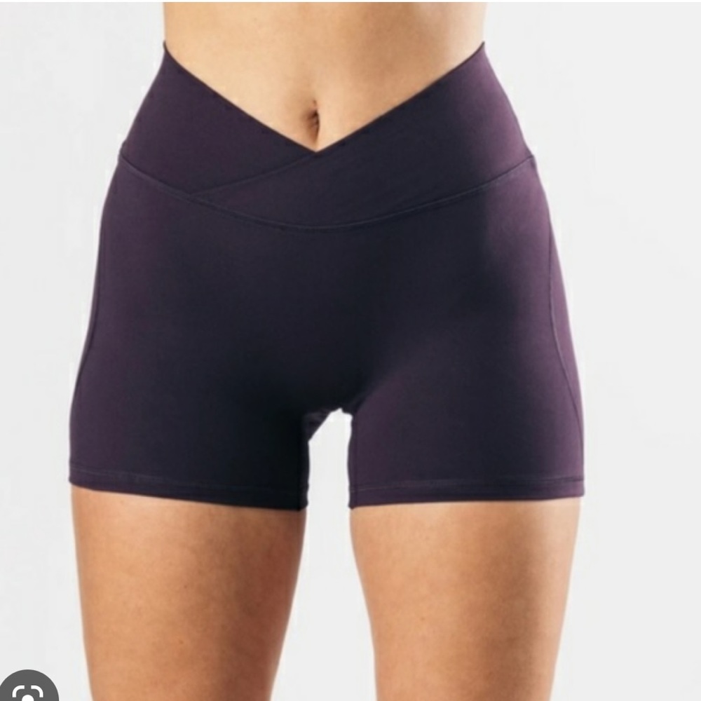 NWOT Alphalete Surface Power Short Amethyst